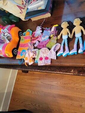 Groovy Girls Convertible Car, Zebra Bed, Sleeping Bag, 4 Dolls, And Clothing